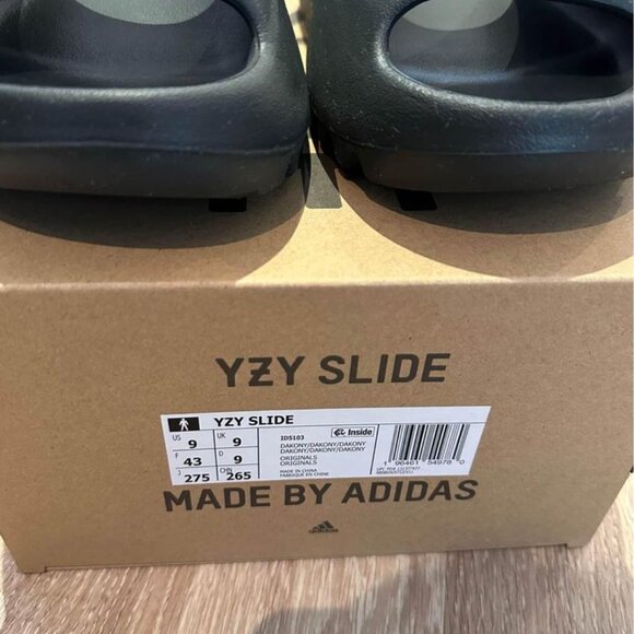 Yeezy slide - Dark Onyx - Picture 3 of 3